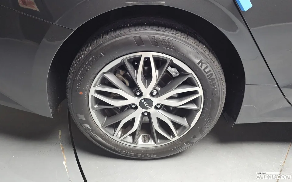 Kia K5 2.0 2023 — thumbnail 5