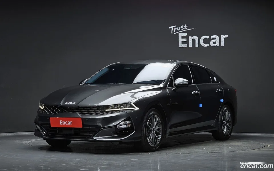 Kia K5 2.0 2023 — photo 1, buy with delivery to Moscow