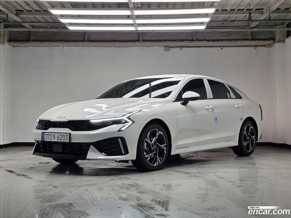 Kia K5 2.0 2026 — photo 1, buy with delivery to Moscow
