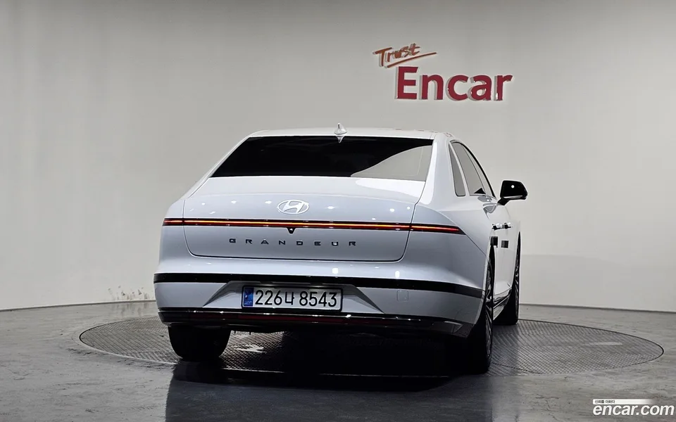 Hyundai Grandeur Hybrid 2023 — thumbnail 4