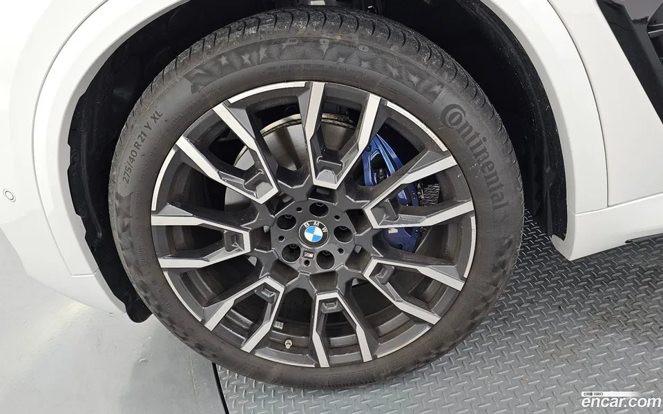 BMW X5 xDrive 40i M 2025 — thumbnail 2
