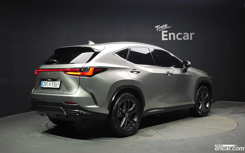 Lexus NX 350h 2025 — thumbnail 2