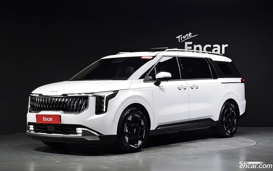 Kia Carnival HEV 9 2024 — photo 1, buy with delivery to Moscow