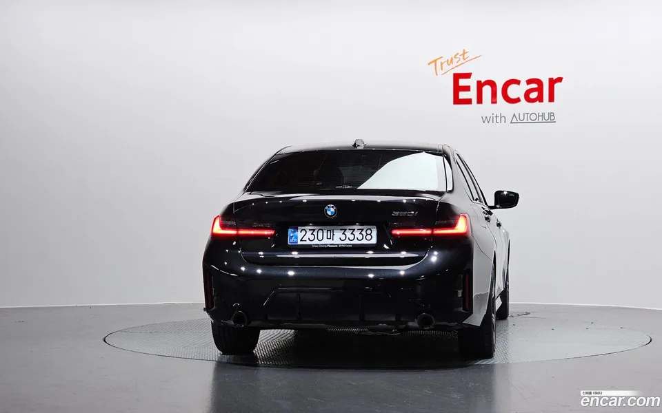 BMW 3 Series 320i M 2025 — thumbnail 4