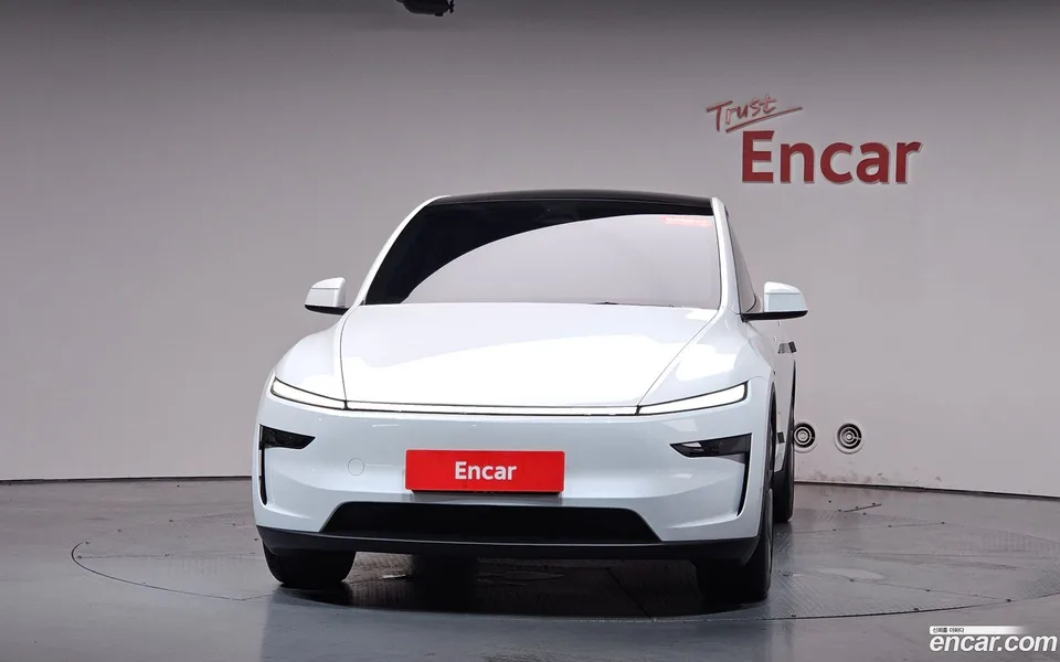 Tesla Model Y RWD 2025 — thumbnail 3