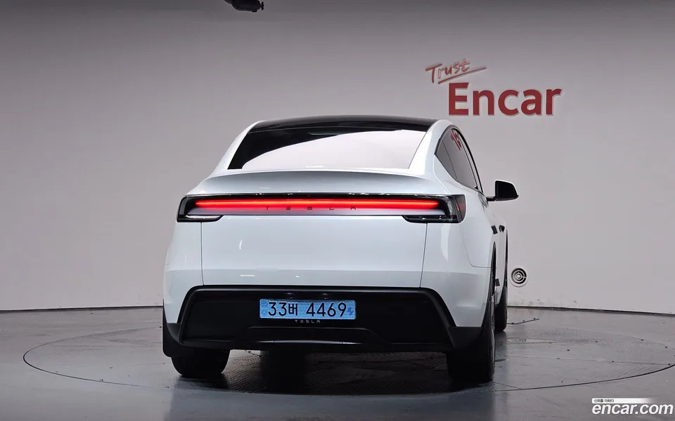 Tesla Model Y RWD 2025 — thumbnail 4