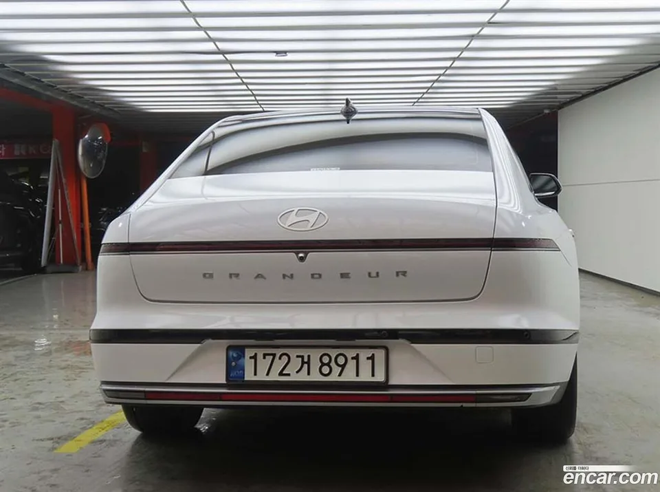 Hyundai Grandeur Hybrid 2023 — thumbnail 3