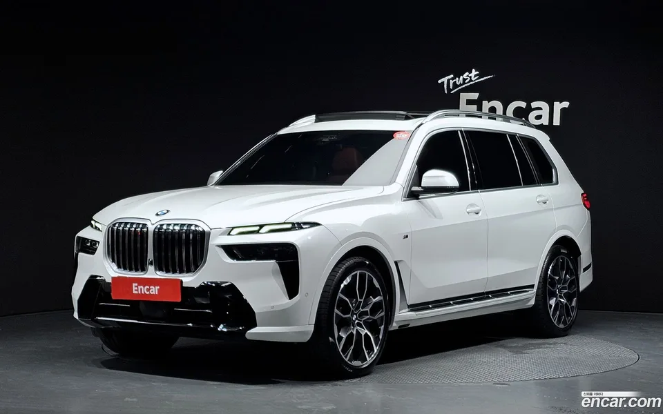 BMW X7 xDrive 40i M 6 2024 — photo 1, buy with delivery to Moscow