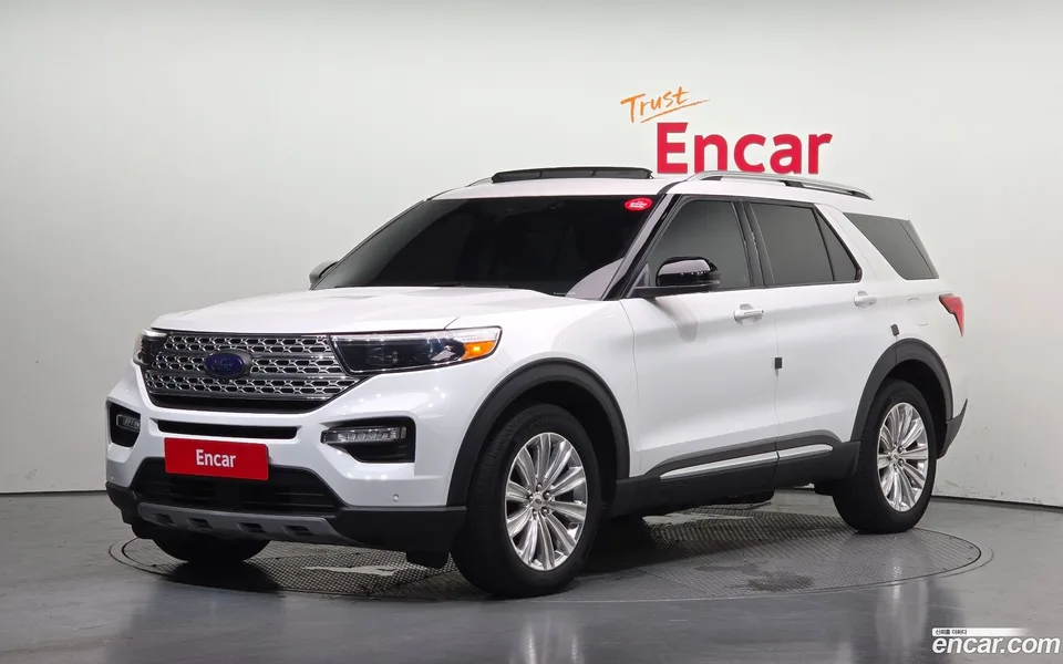 Ford Explorer 2.3 4WD 2022 — photo 1, buy with delivery to Moscow
