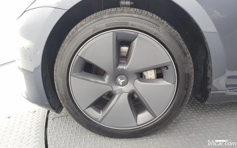 Tesla Model 3 AWD 2022 — thumbnail 2