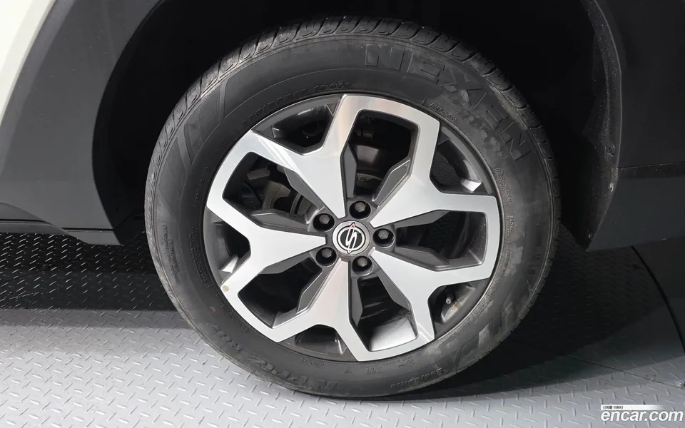 KG Mobility Torres 1.5 2WD 2022 — thumbnail 5