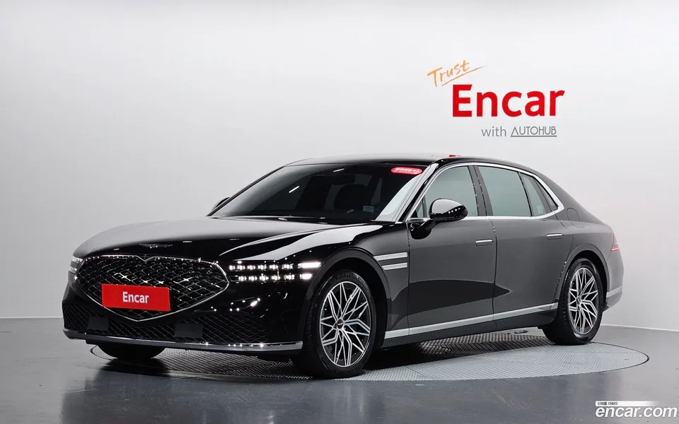 Genesis G90 3.5 AWD 2023 — photo 1, buy with delivery to Moscow