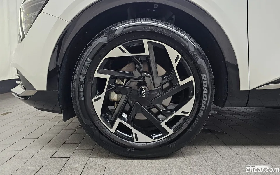 Kia Sportage 1.6 2WD 2023 — thumbnail 2