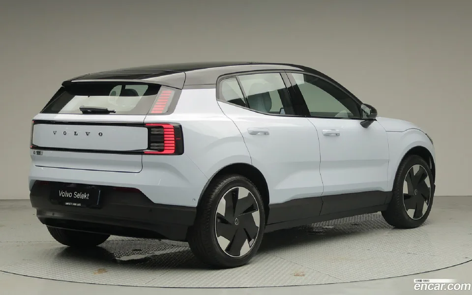 Volvo EX30 2025 — thumbnail 4