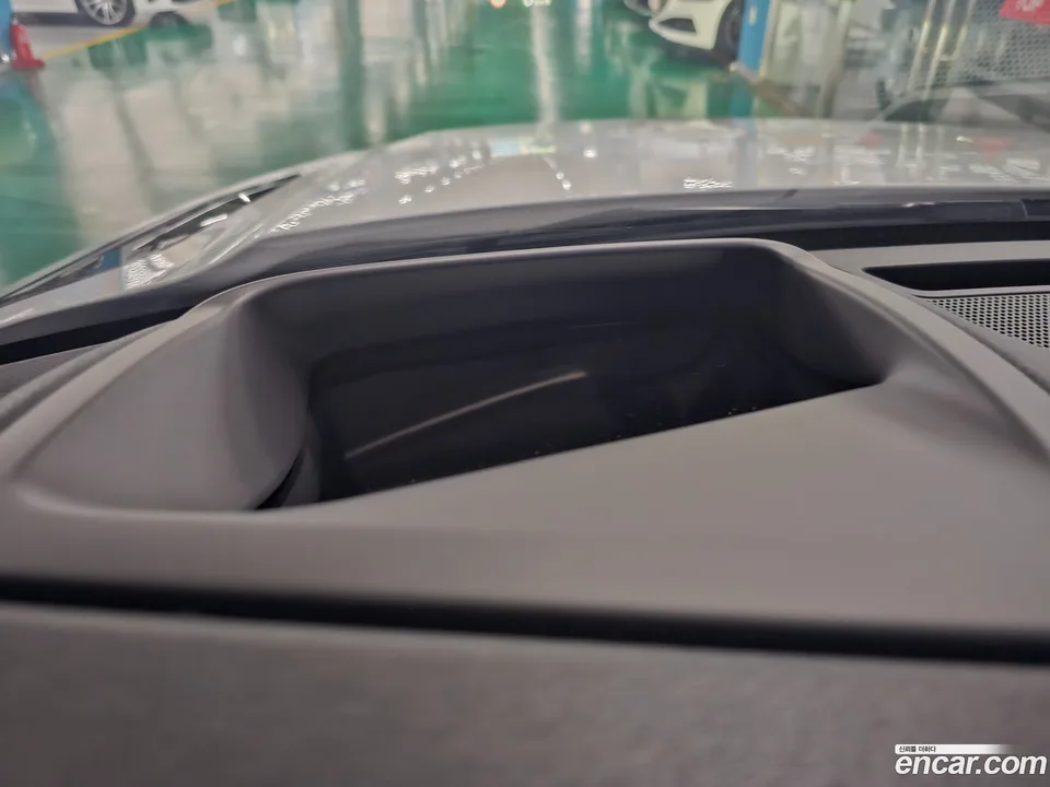 Land Rover Range Rover Evoque P250 SE 2025 — thumbnail 2