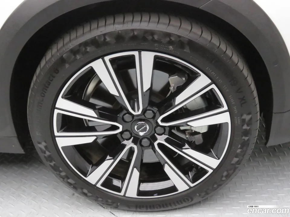 Volvo V60 Cross Country B5 AWD 2025 — thumbnail 5