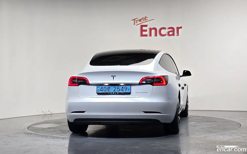 Tesla Model 3 AWD 2022 — thumbnail 4