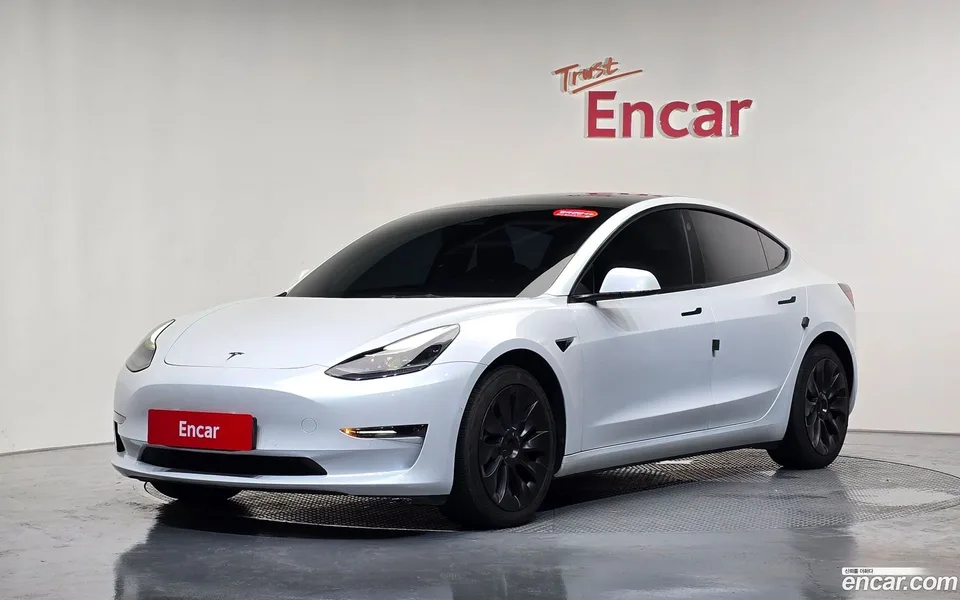 Tesla Model 3 AWD 2022 — photo 1, buy with delivery to Moscow