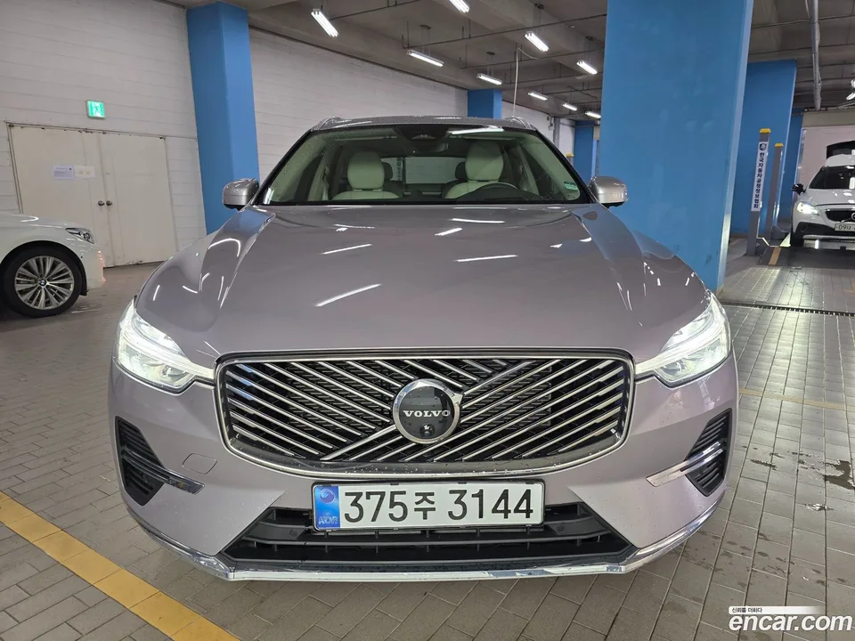 Volvo XC60 T8 2025 — thumbnail 3
