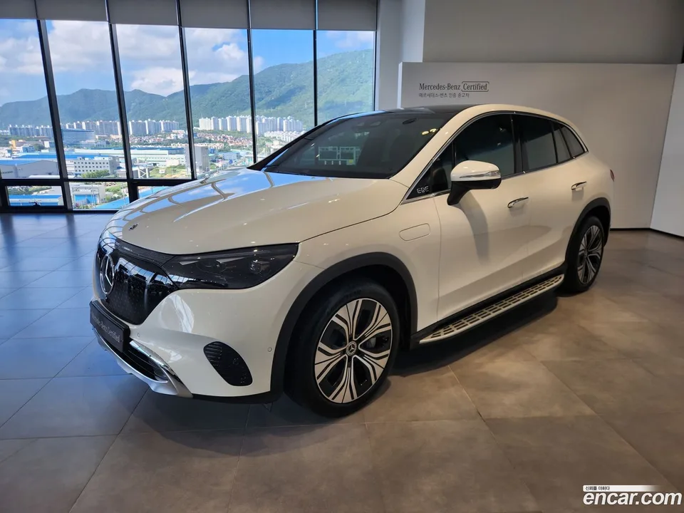 Mercedes-Benz EQE SUV 2024