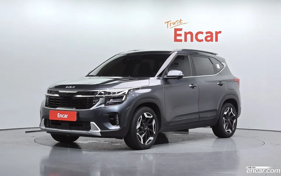 Kia Seltos 1.6 2WD 2023 — photo 1, buy with delivery to Moscow