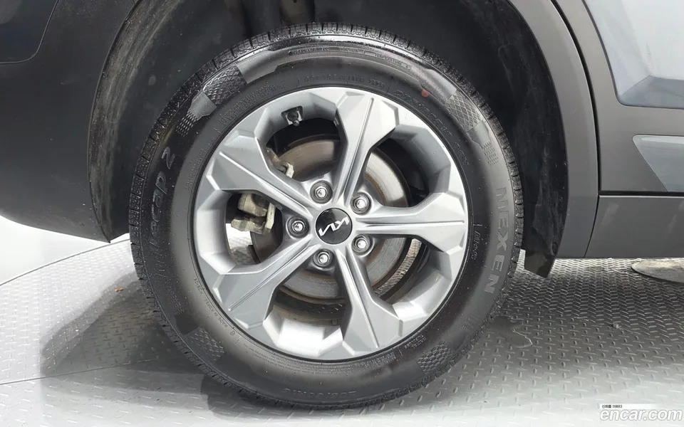Kia Seltos 1.6 2WD 2023 — thumbnail 2
