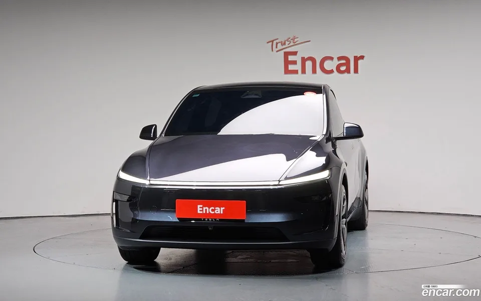 Tesla Model Y RWD 2026 — thumbnail 3
