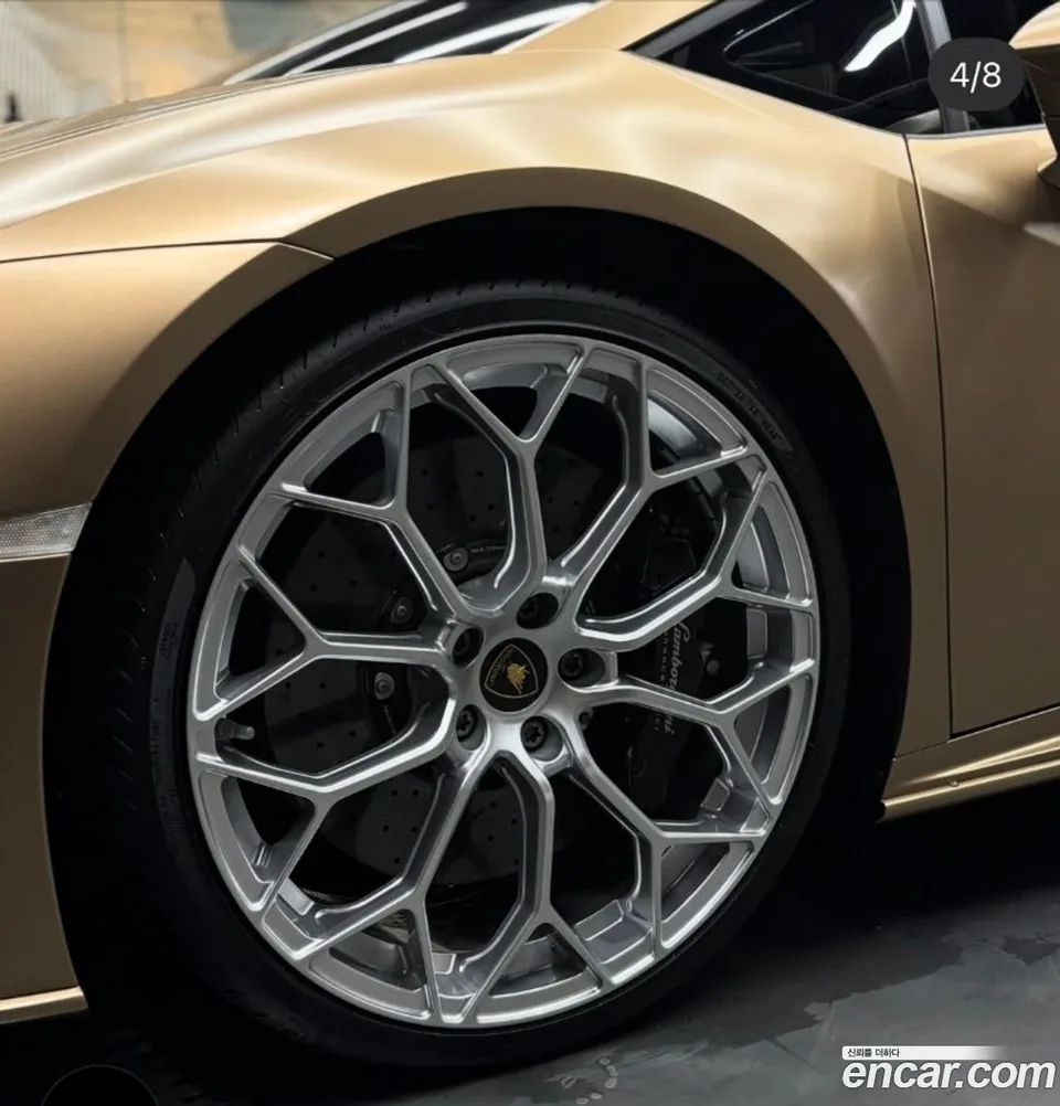 Lamborghini Huracan LP640-4 2023 — thumbnail 2