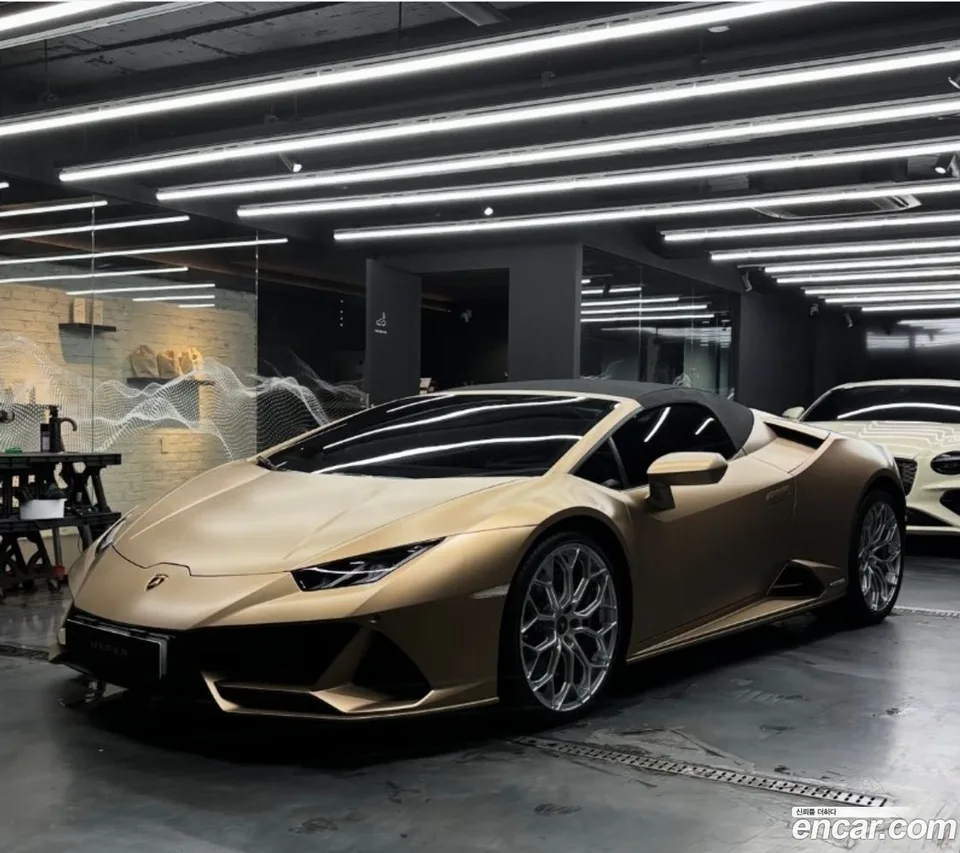 Lamborghini Huracan LP640-4 2023 — thumbnail 3