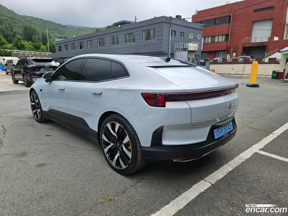 Polestar Polestar 4 2026 — thumbnail 4