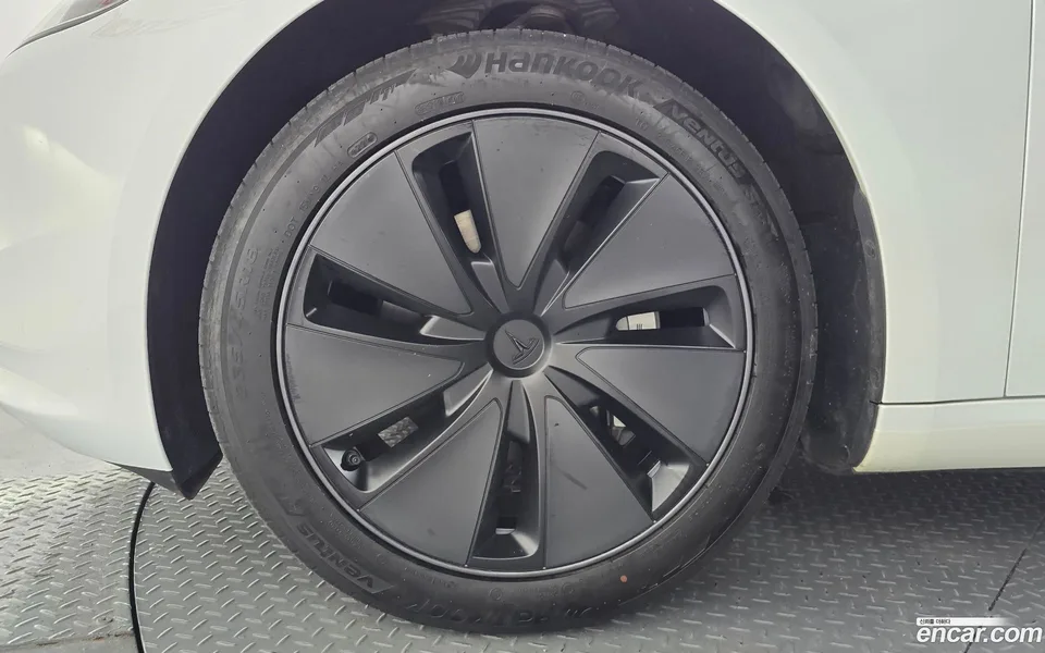 Tesla Model 3 RWD 2024 — thumbnail 2