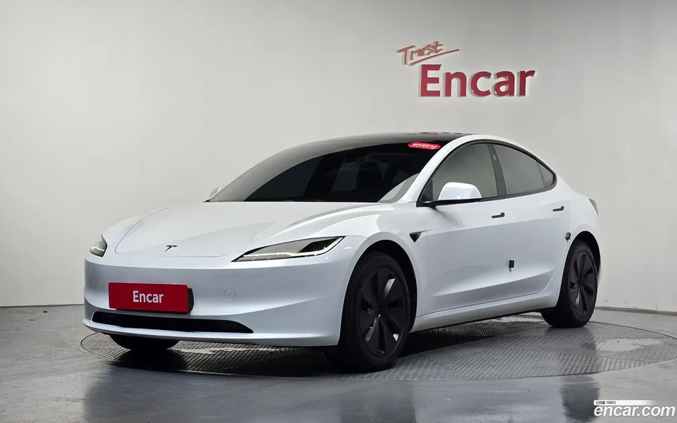 Tesla Model 3 RWD 2024 — photo 1, buy with delivery to Moscow