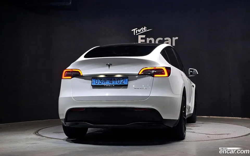 Tesla Model Y AWD 2022 — thumbnail 4