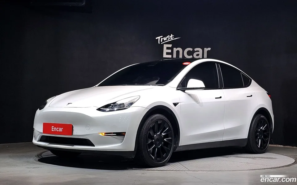 Tesla Model Y AWD 2022 — photo 1, buy with delivery to Moscow