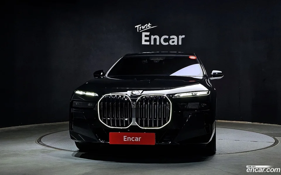 BMW 7 Series 740i xDrive M 2025 — thumbnail 3