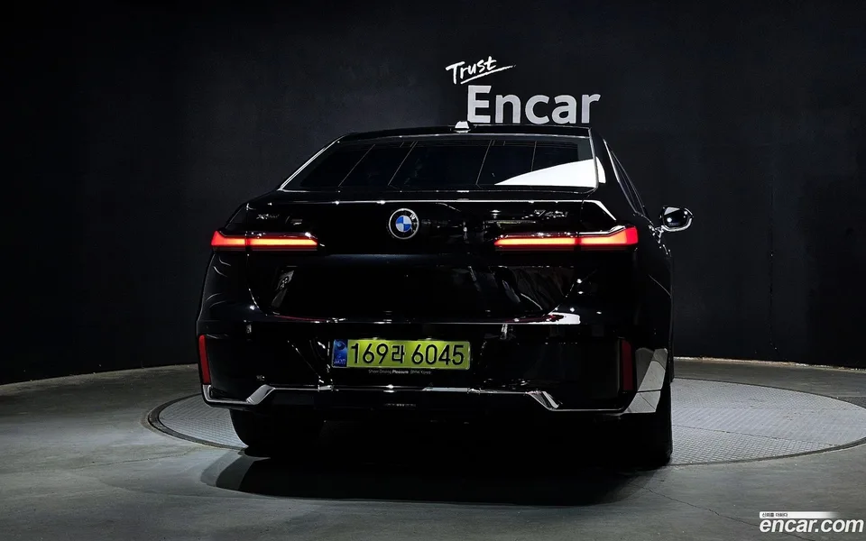 BMW 7 Series 740i xDrive M 2025 — thumbnail 4