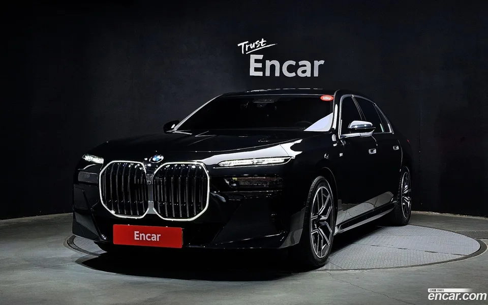 BMW 7 Series 740i xDrive M 2025 — photo 1, buy with delivery to Moscow