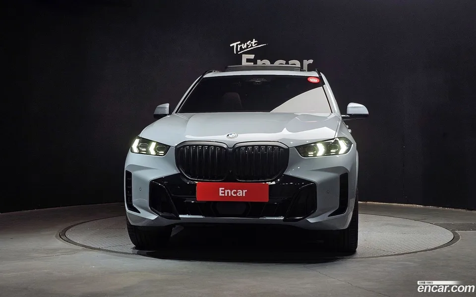 BMW X5 xDrive 40i M 2025 — thumbnail 3