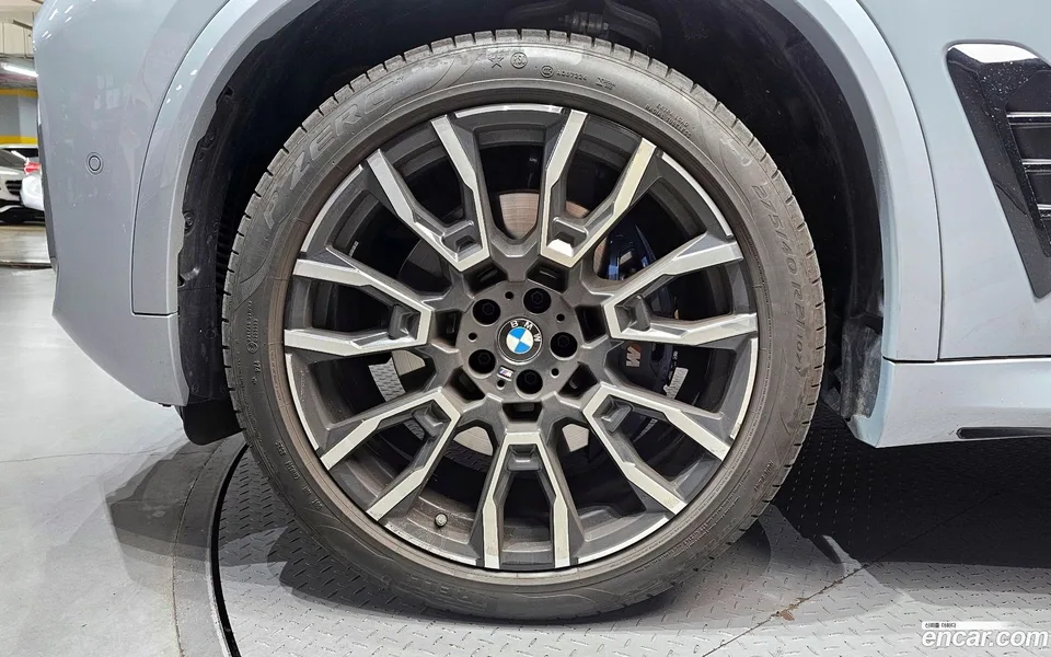 BMW X5 xDrive 40i M 2025 — thumbnail 5