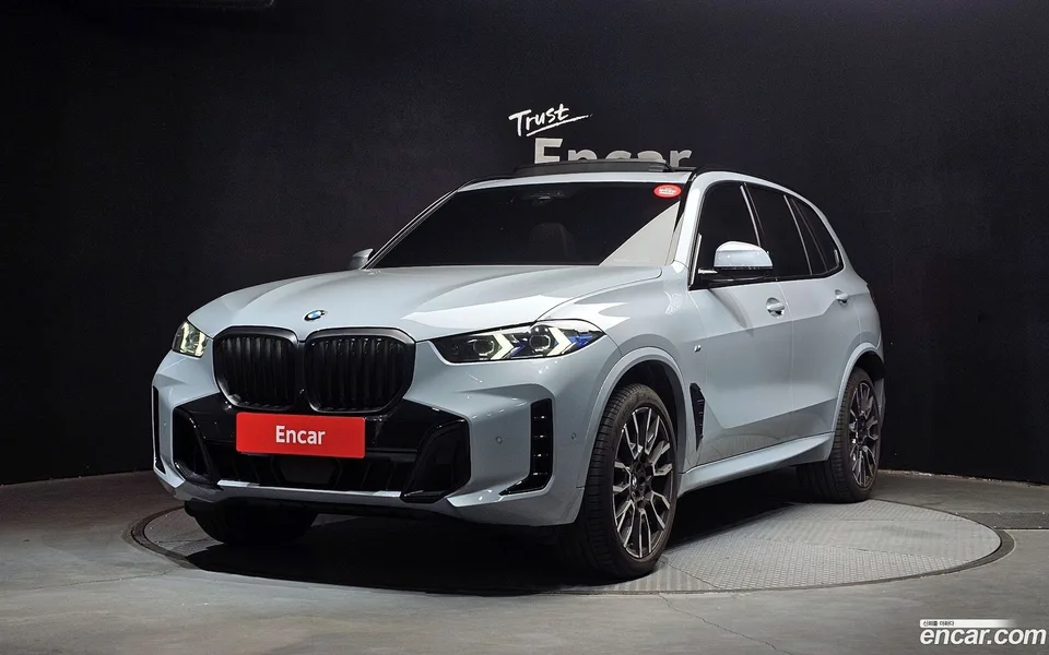 BMW X5 xDrive 40i M 2025 — photo 1, buy with delivery to Moscow