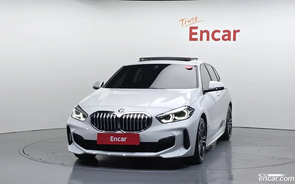 BMW 1 Series 120i M 2023 — thumbnail 3
