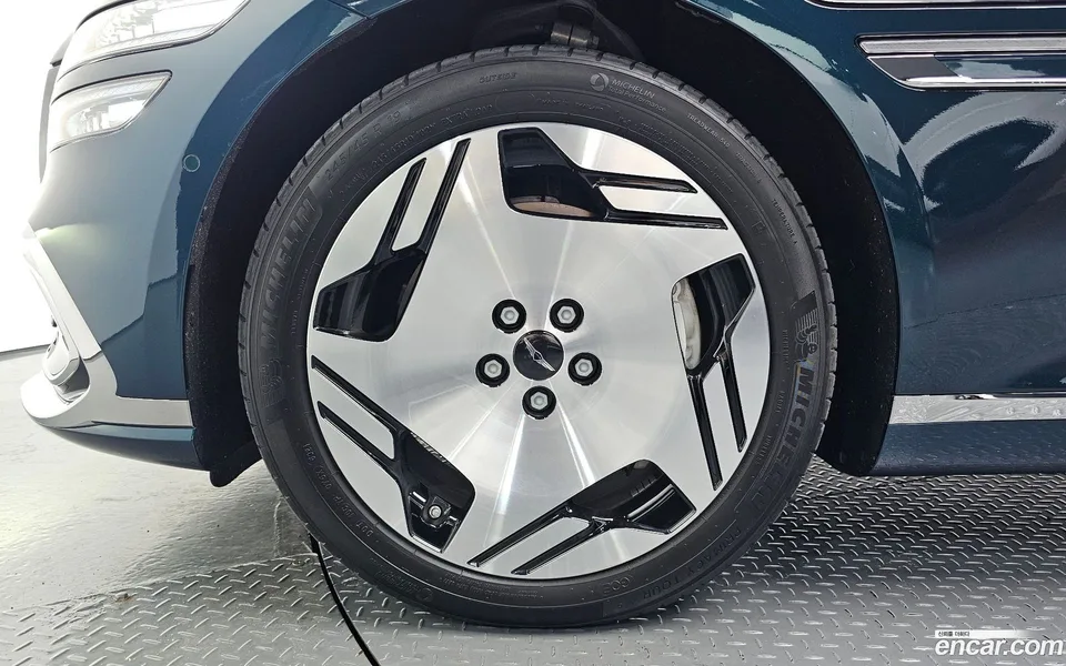 Genesis Electrified G80 e-AWD 2025 — thumbnail 2