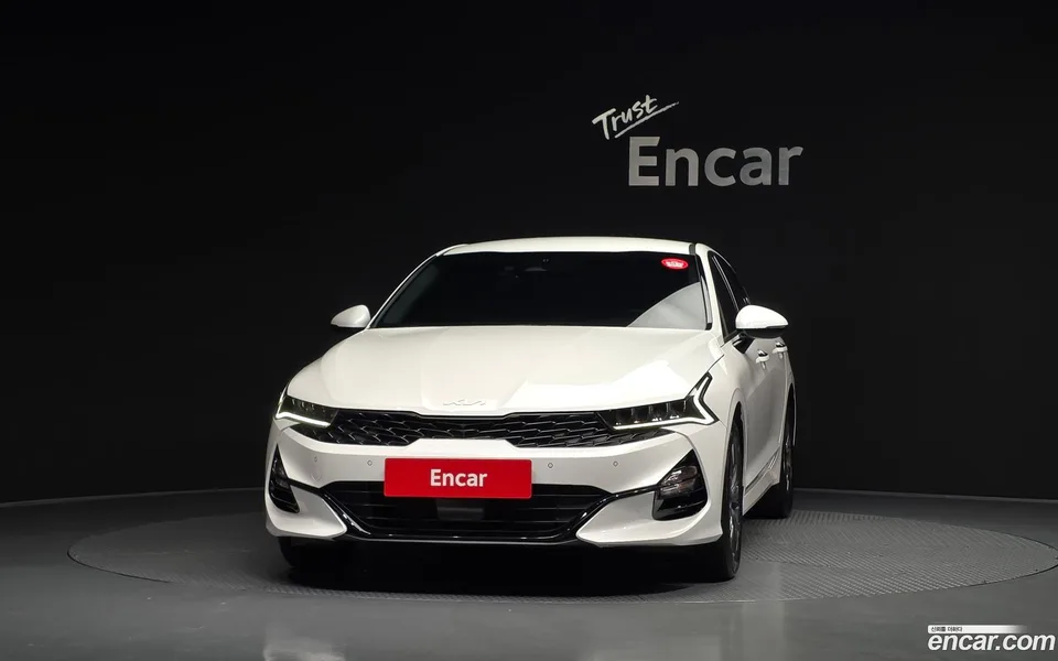 Kia K5 2.0 2023 — thumbnail 3