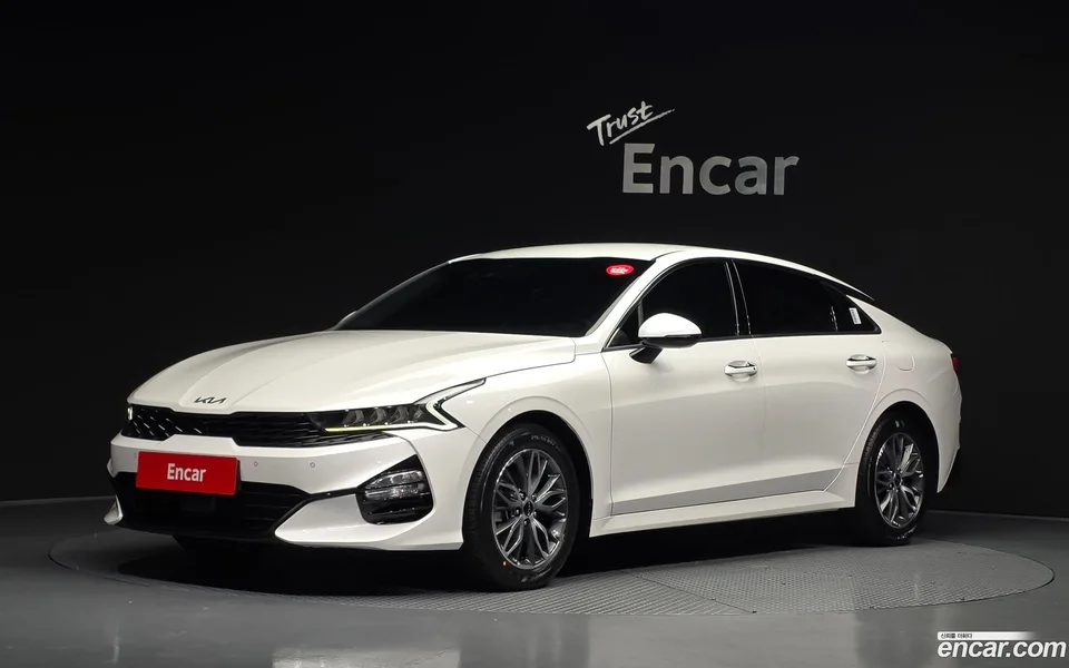 Kia K5 2.0 2023 — photo 1, buy with delivery to Moscow