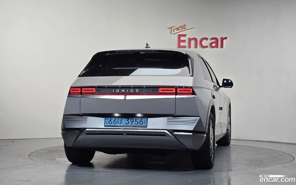 Hyundai Ioniq 5 2022 — thumbnail 4