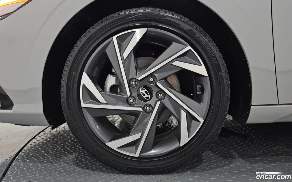 Hyundai Avante CN7 1.6 2023 — thumbnail 2