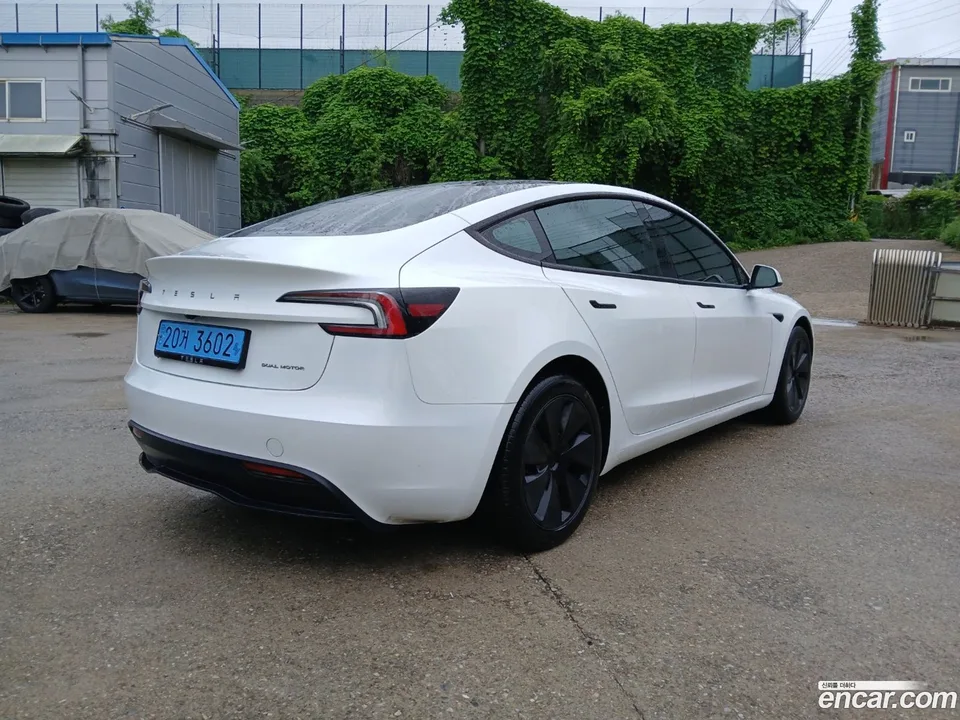 Tesla Model 3 AWD 2024 — thumbnail 4