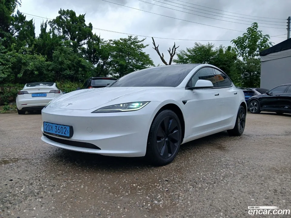 Tesla Model 3 AWD 2024 — photo 1, buy with delivery to Moscow