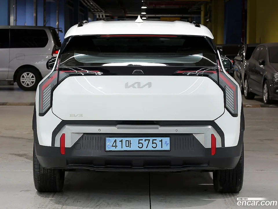Kia EV3 2WD 2025 — thumbnail 3