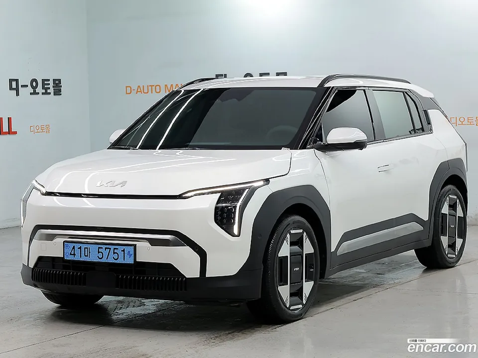 Kia EV3 2WD 2025 — photo 1, buy with delivery to Moscow